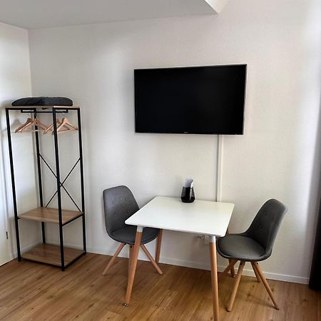 Zentrales Apartment Mit Parkplatz Hockenheim Bagian luar foto